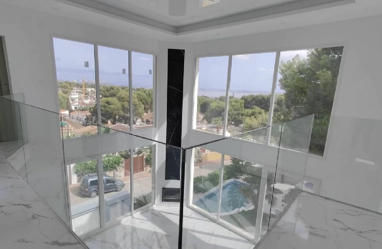 Herverkoop - Villa -
Torrevieja - Costa Blanca