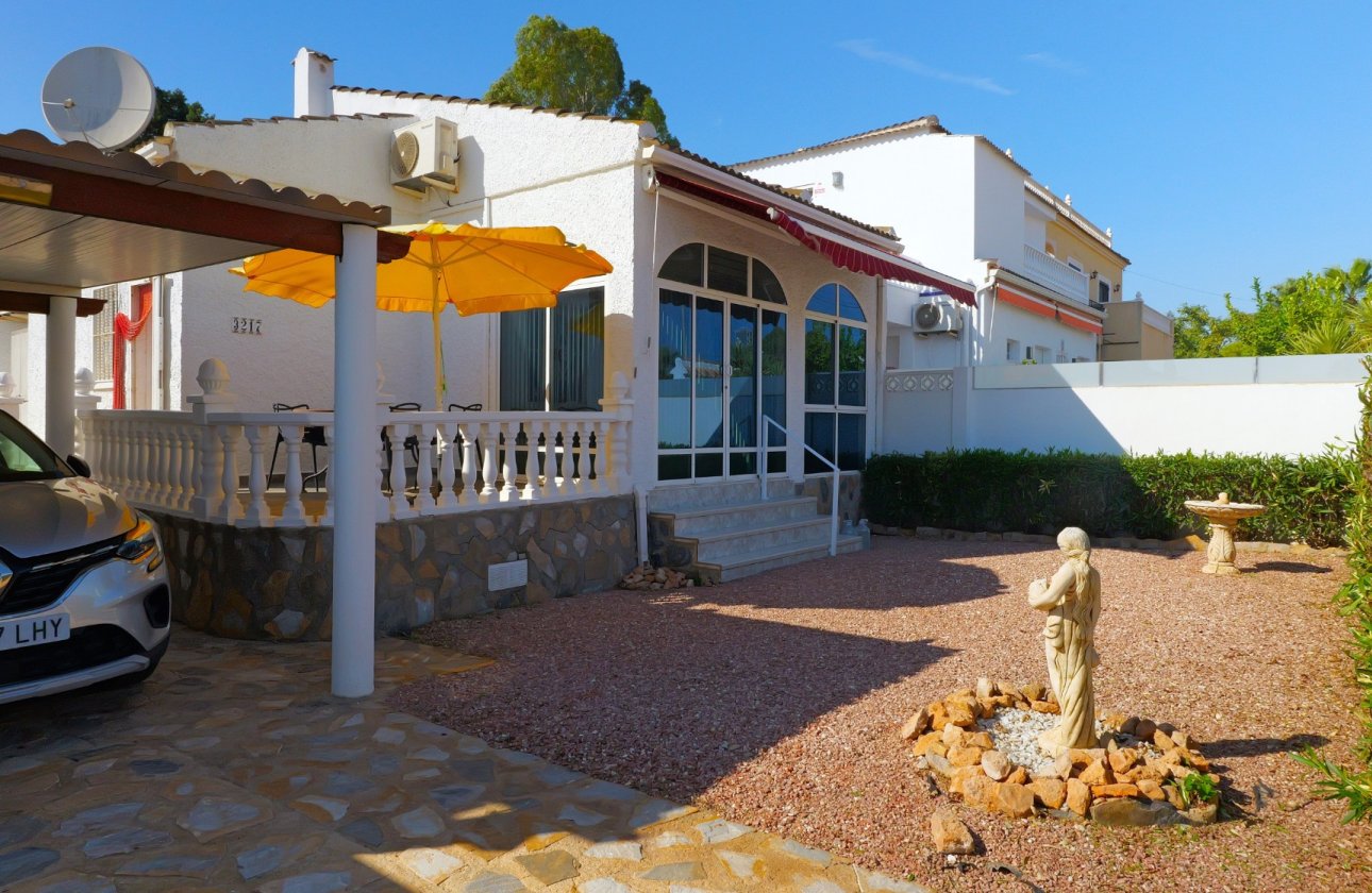 Herverkoop - Villa -
Torrevieja - Costa Blanca