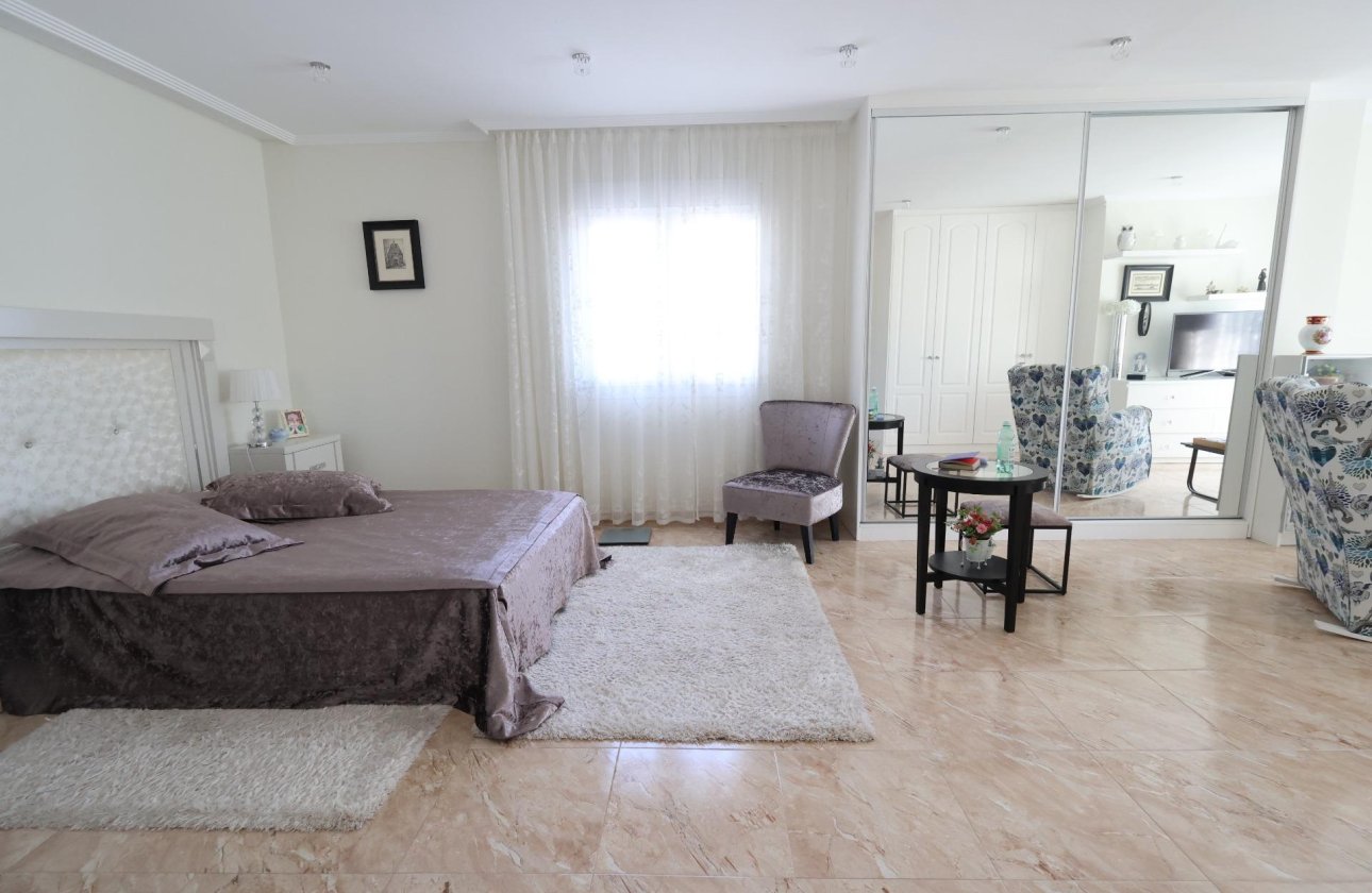 Herverkoop - Villa -
Torrevieja - Costa Blanca