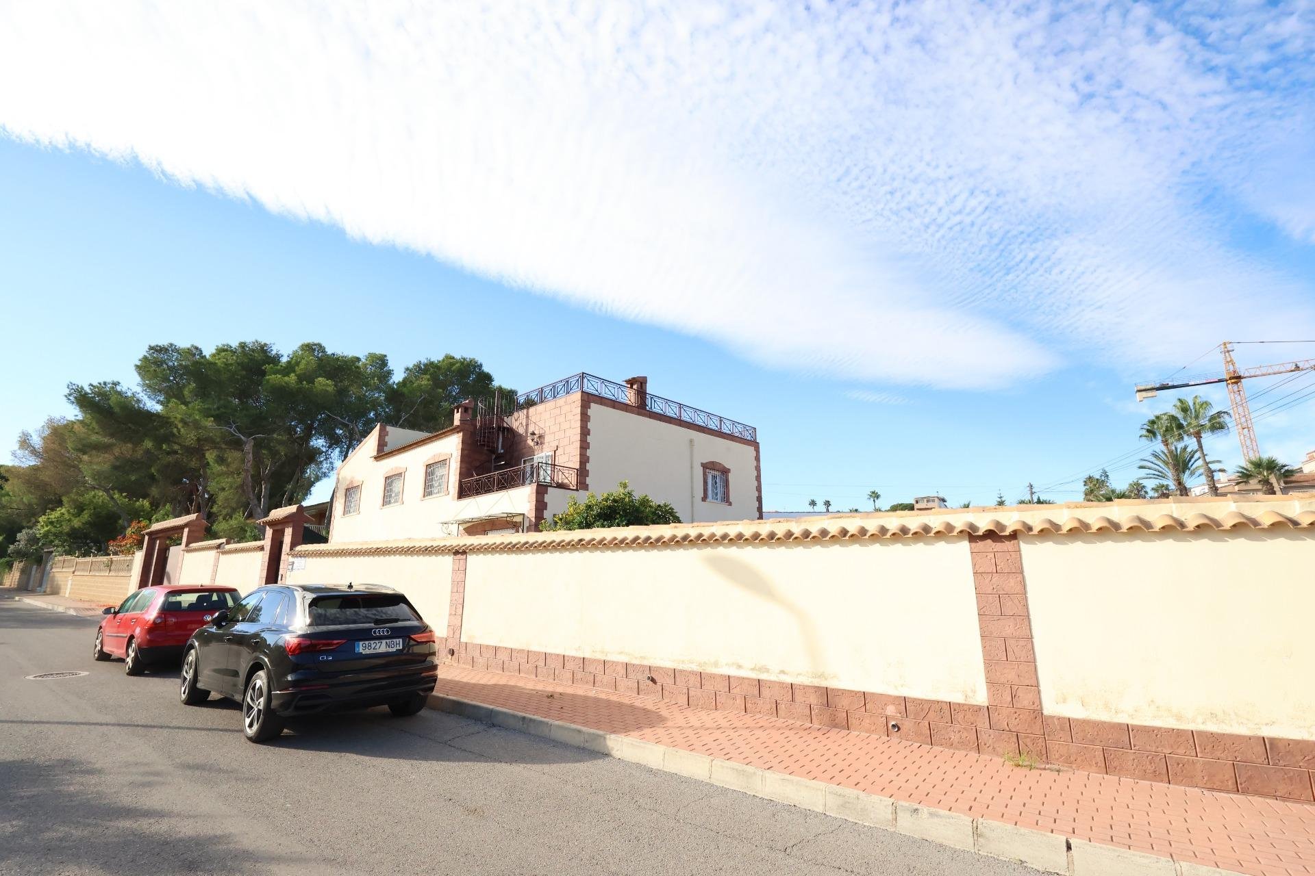 Herverkoop - Villa -
Torrevieja - Costa Blanca