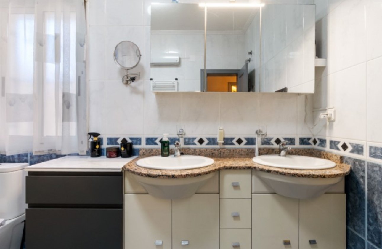 Herverkoop - Villa -
Torrevieja - Costa Blanca