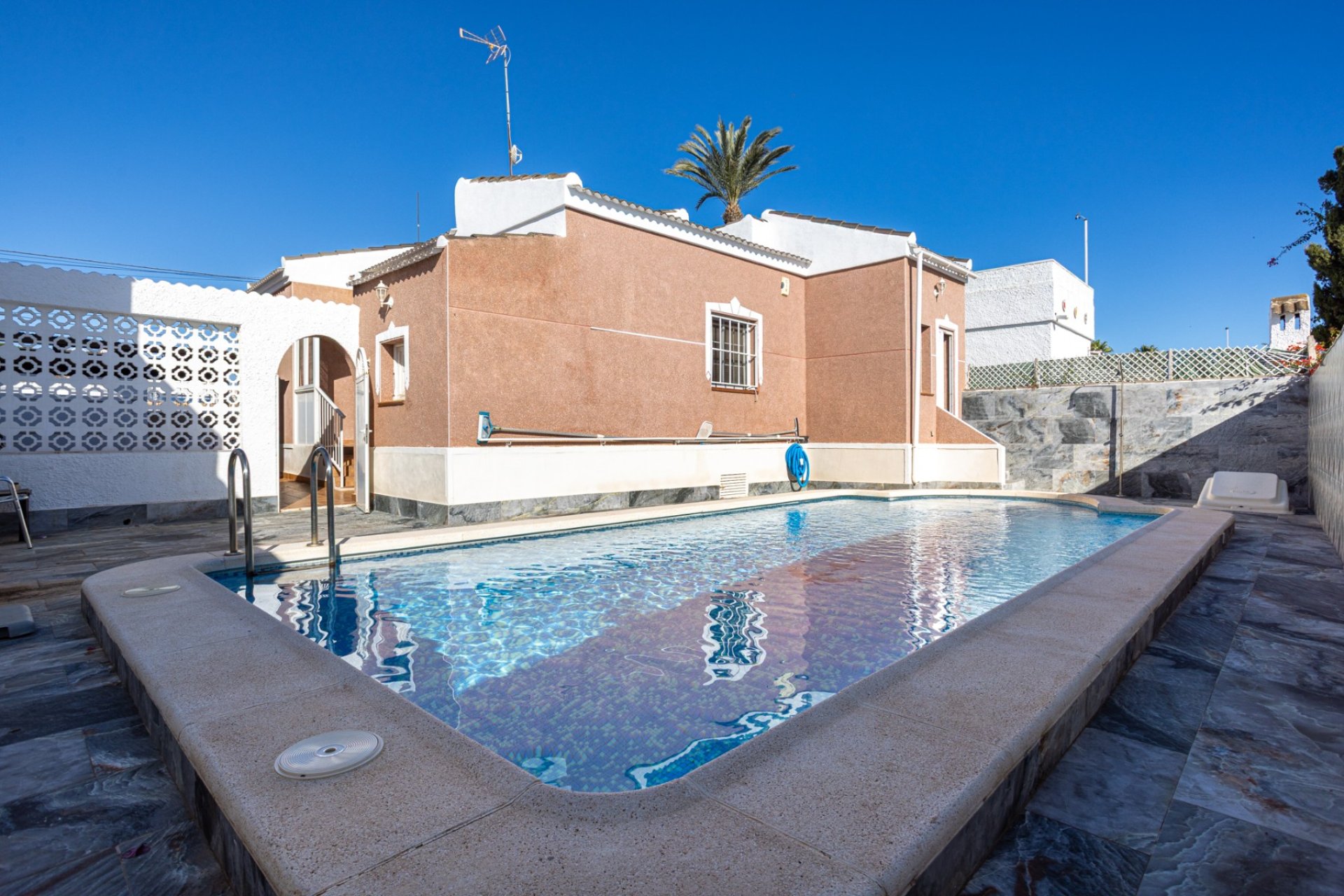 Herverkoop - Villa -
Torrevieja - Costa Blanca