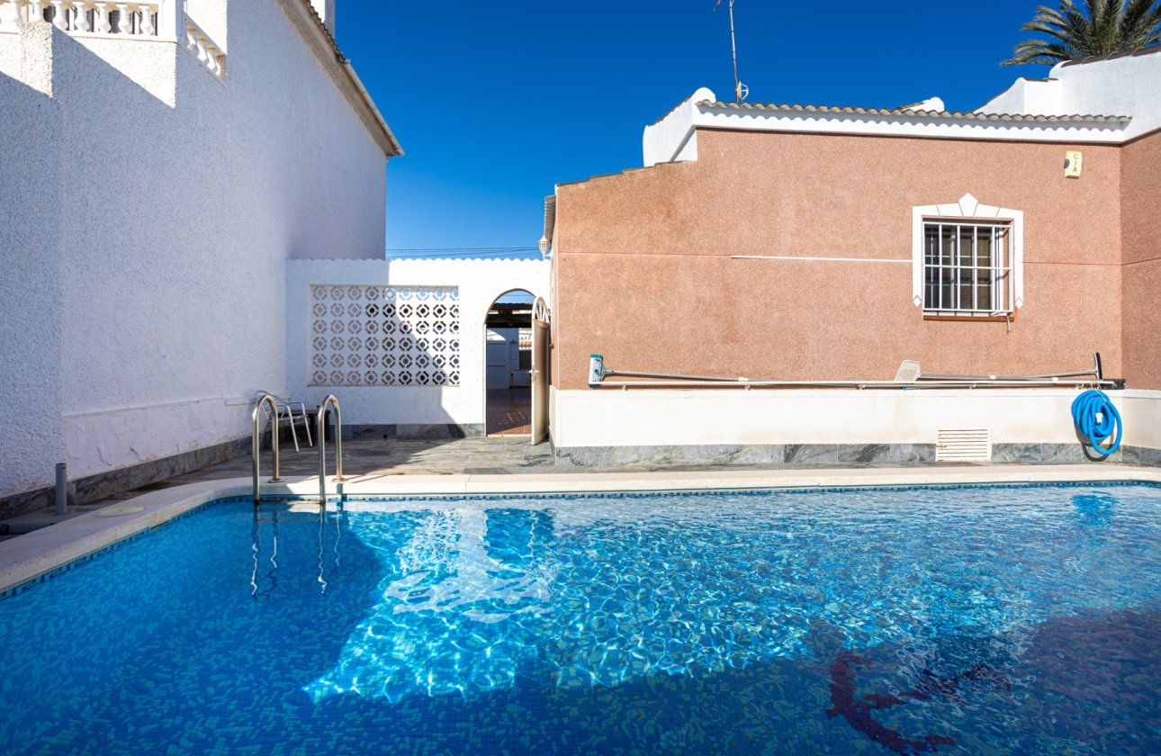 Herverkoop - Villa -
Torrevieja - Costa Blanca
