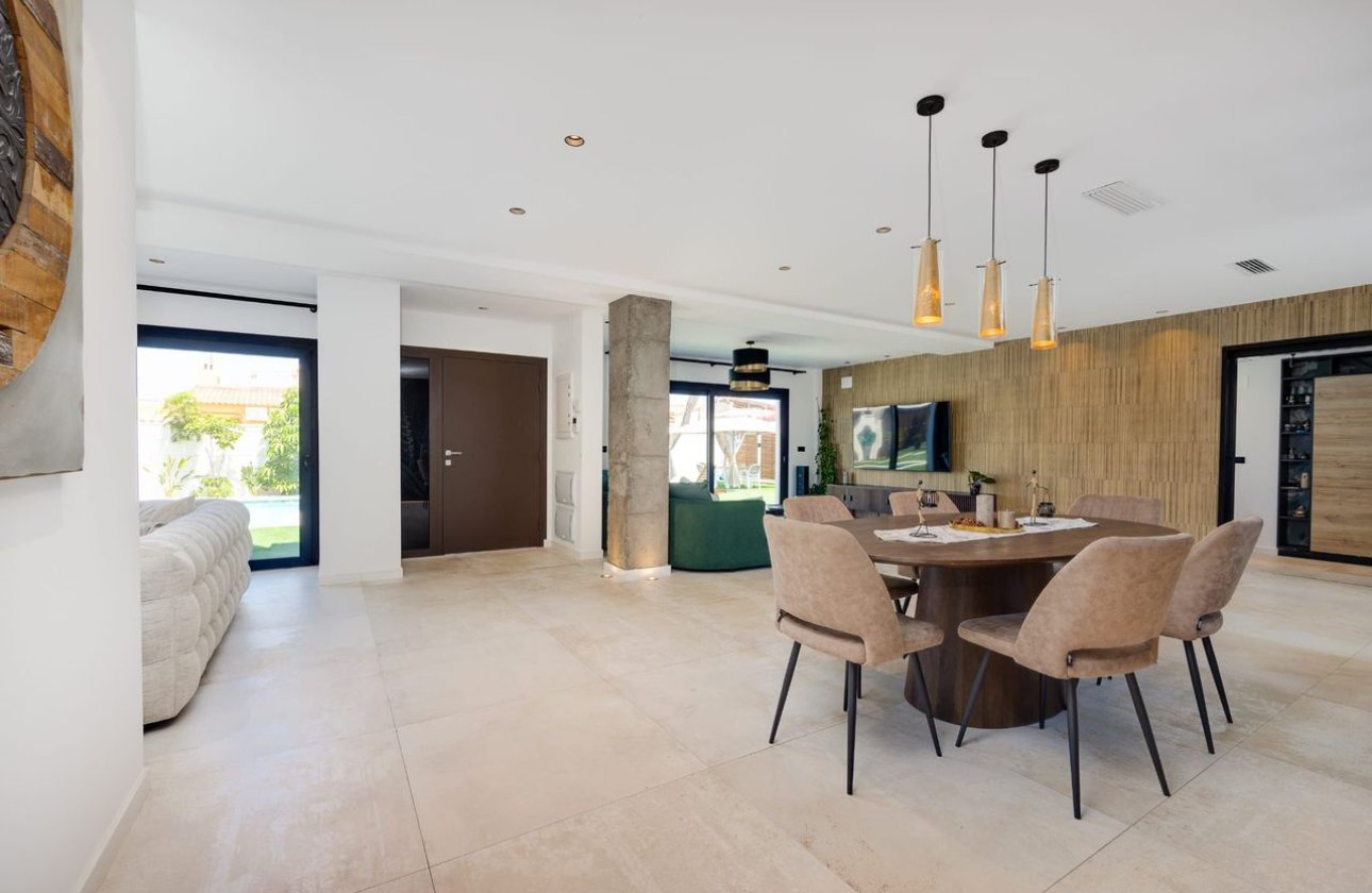 Herverkoop - Villa -
Torrevieja - Costa Blanca