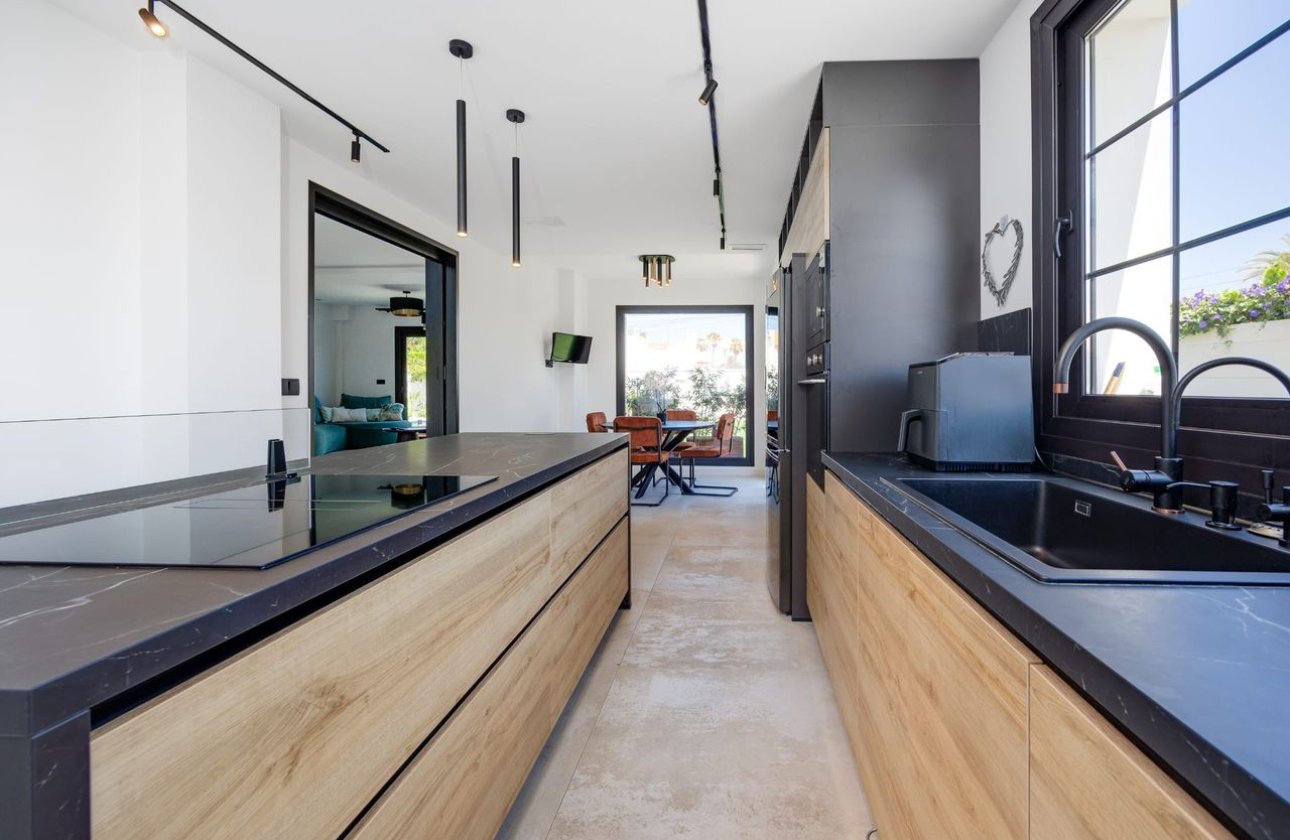 Herverkoop - Villa -
Torrevieja - Costa Blanca