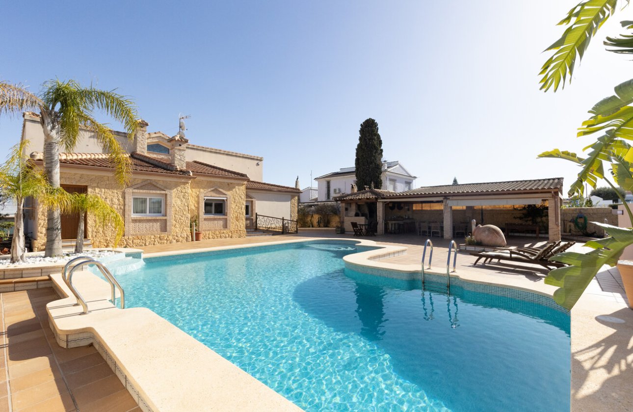 Herverkoop - Villa -
Torrevieja - Costa Blanca