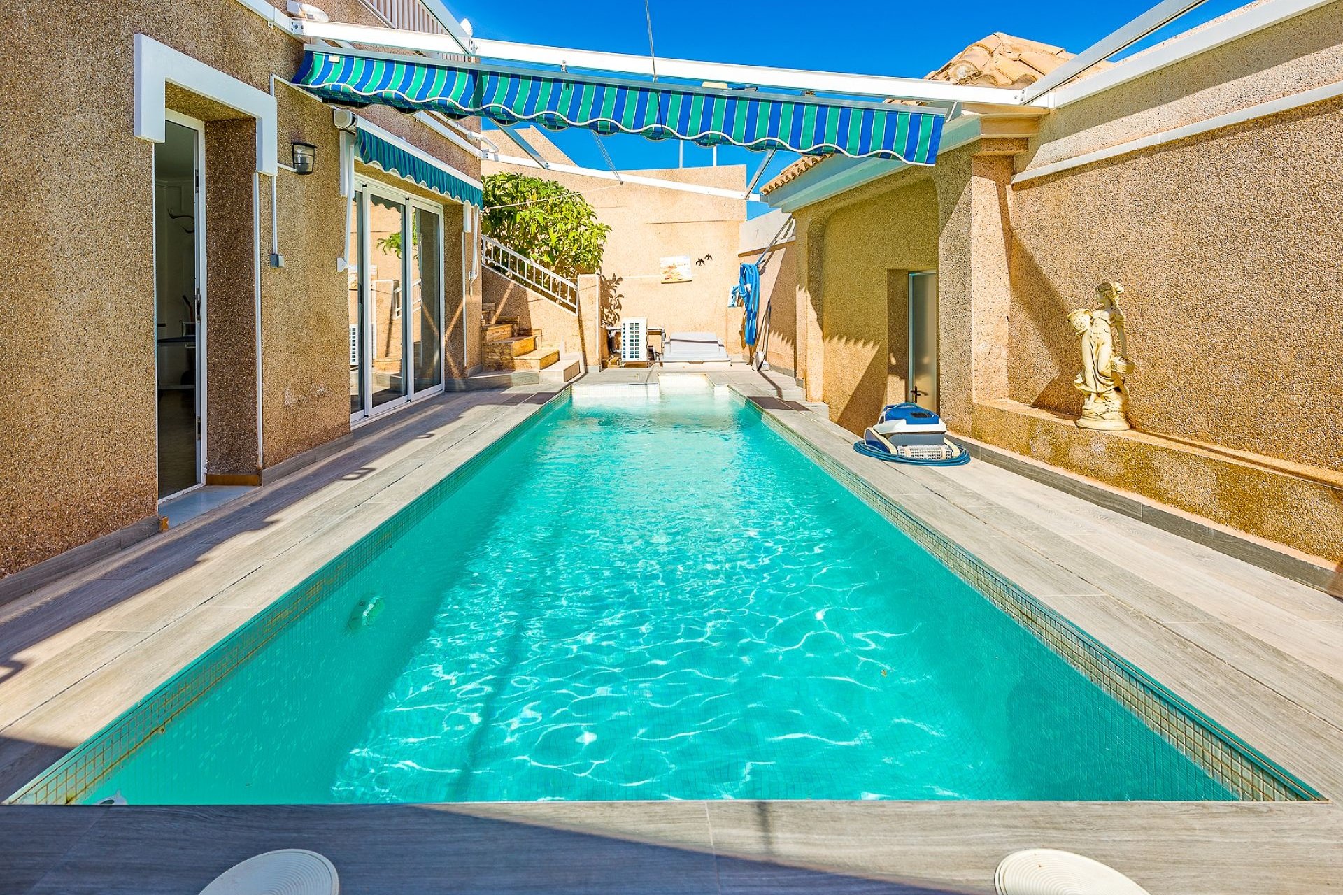 Herverkoop - Villa -
Torrevieja - Costa Blanca