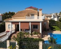 Herverkoop - Villa -
Torrevieja - Costa Blanca