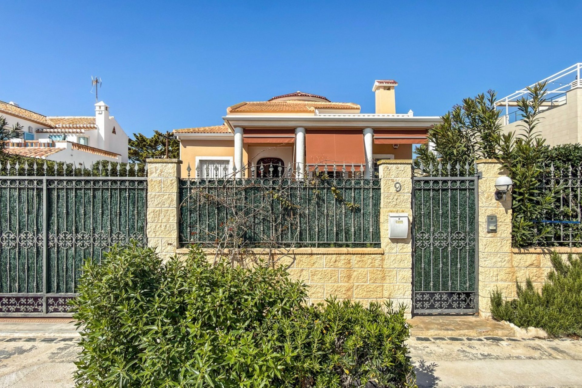 Herverkoop - Villa -
Torrevieja - Costa Blanca