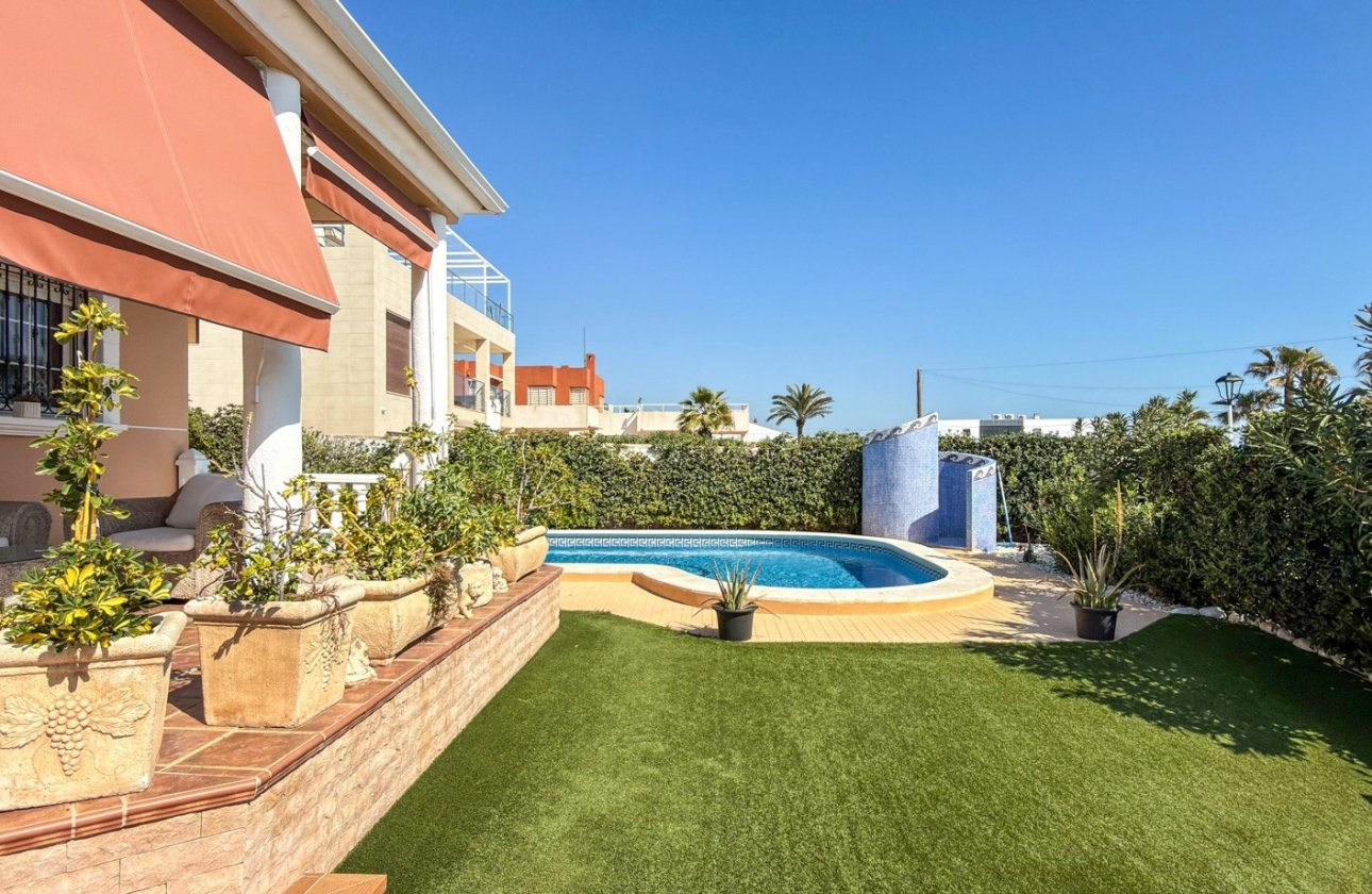 Herverkoop - Villa -
Torrevieja - Costa Blanca