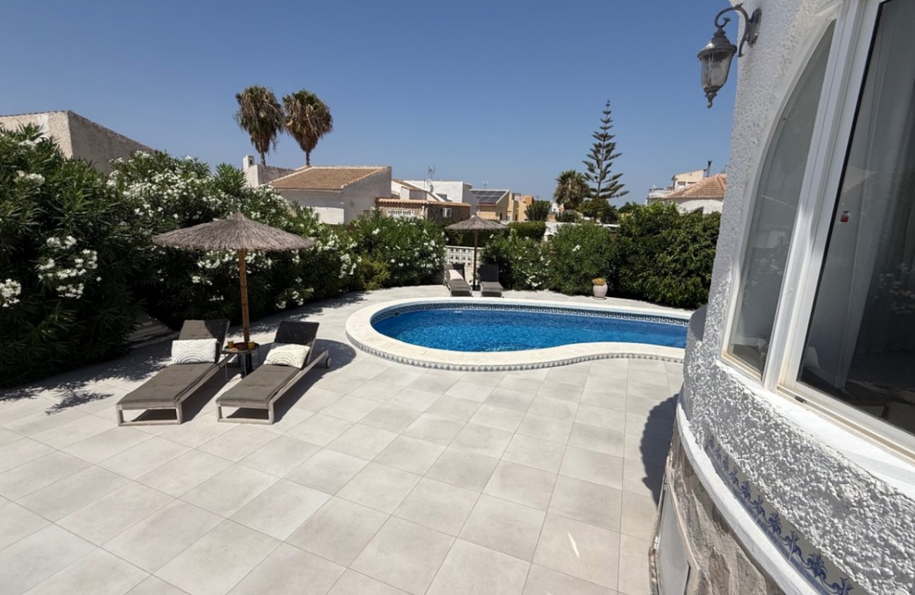 Herverkoop - Villa -
Torrevieja - Costa Blanca
