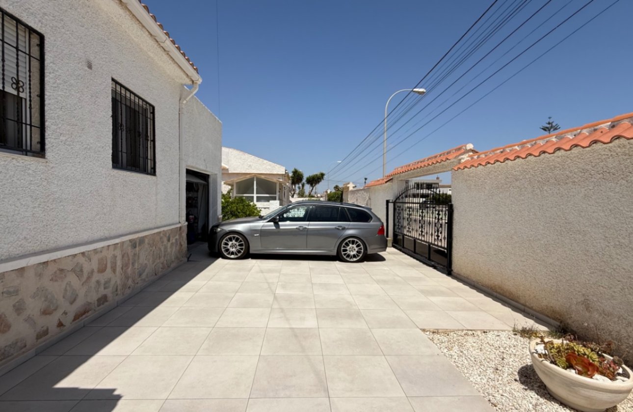 Herverkoop - Villa -
Torrevieja - Costa Blanca