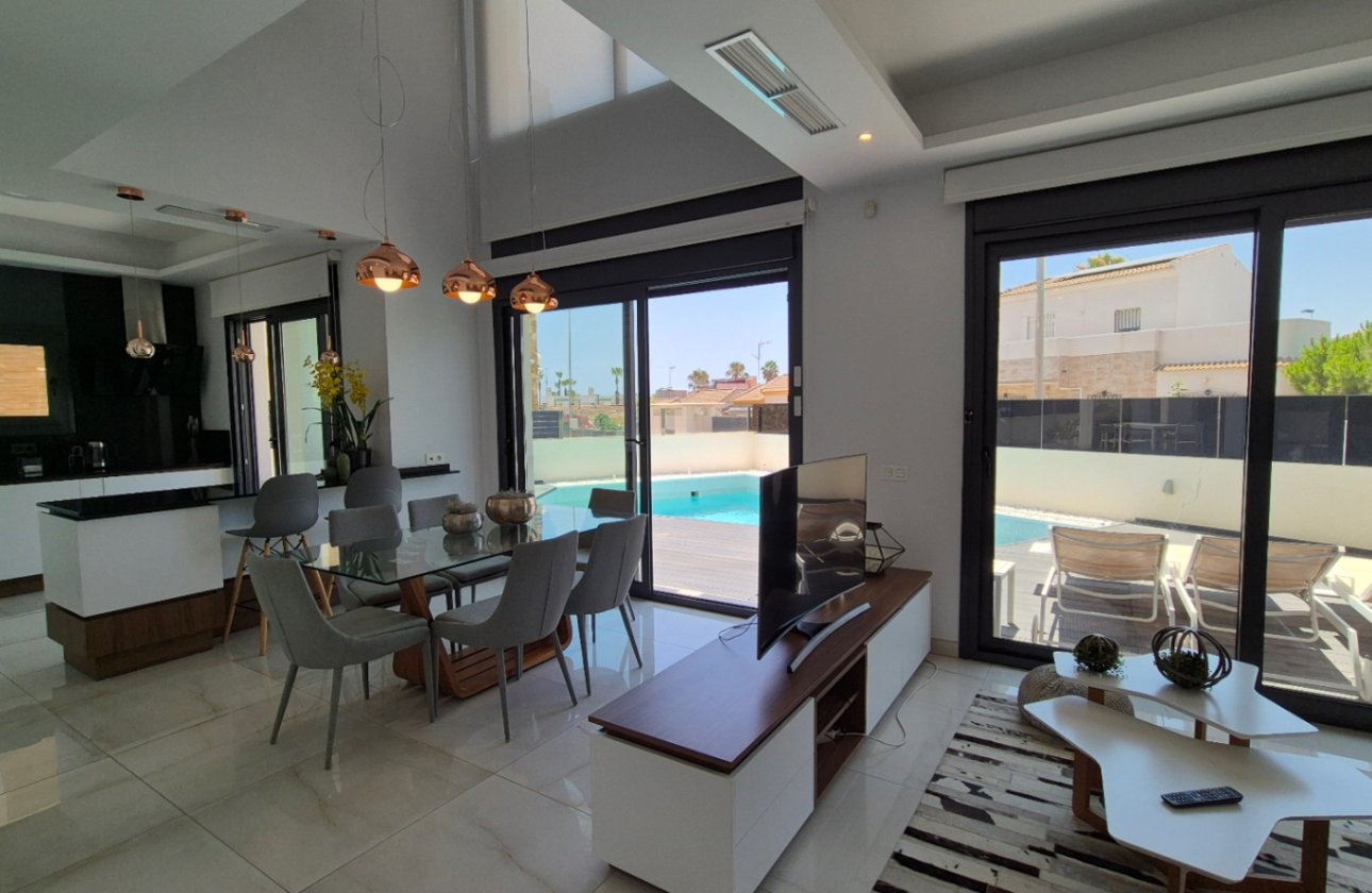Herverkoop - Villa -
Torrevieja - Costa Blanca