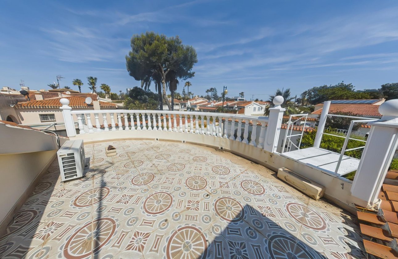 Herverkoop - Villa -
Torrevieja - Costa Blanca