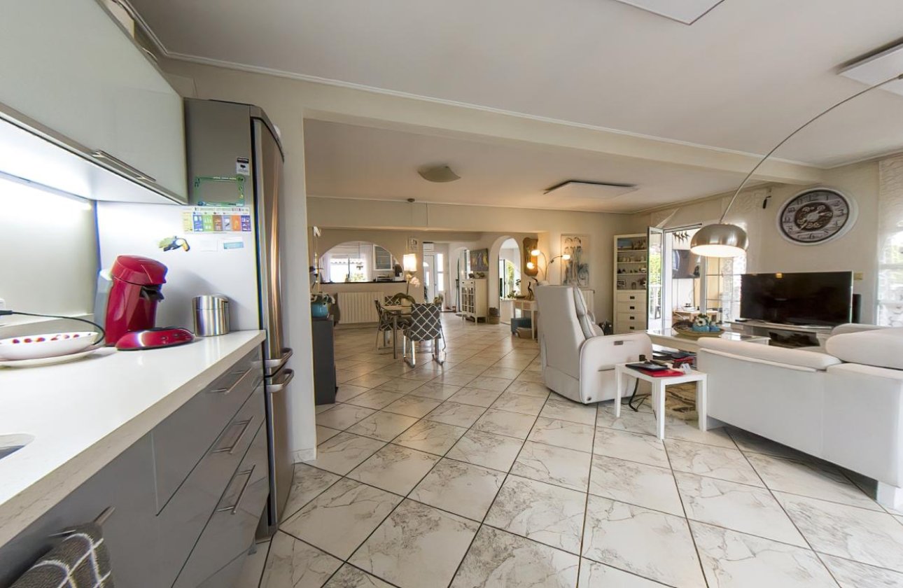 Herverkoop - Villa -
Torrevieja - Costa Blanca