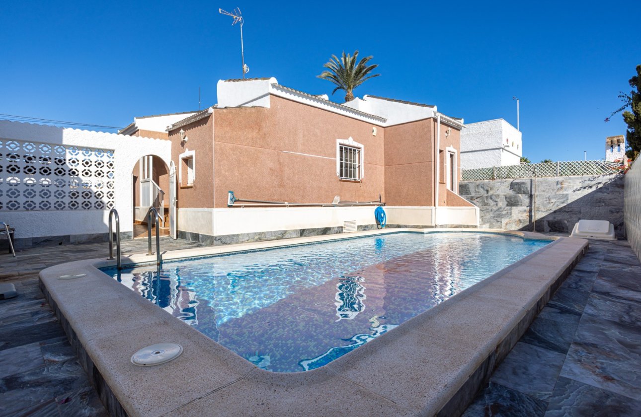 Herverkoop - Villa -
Torrevieja - Costa Blanca