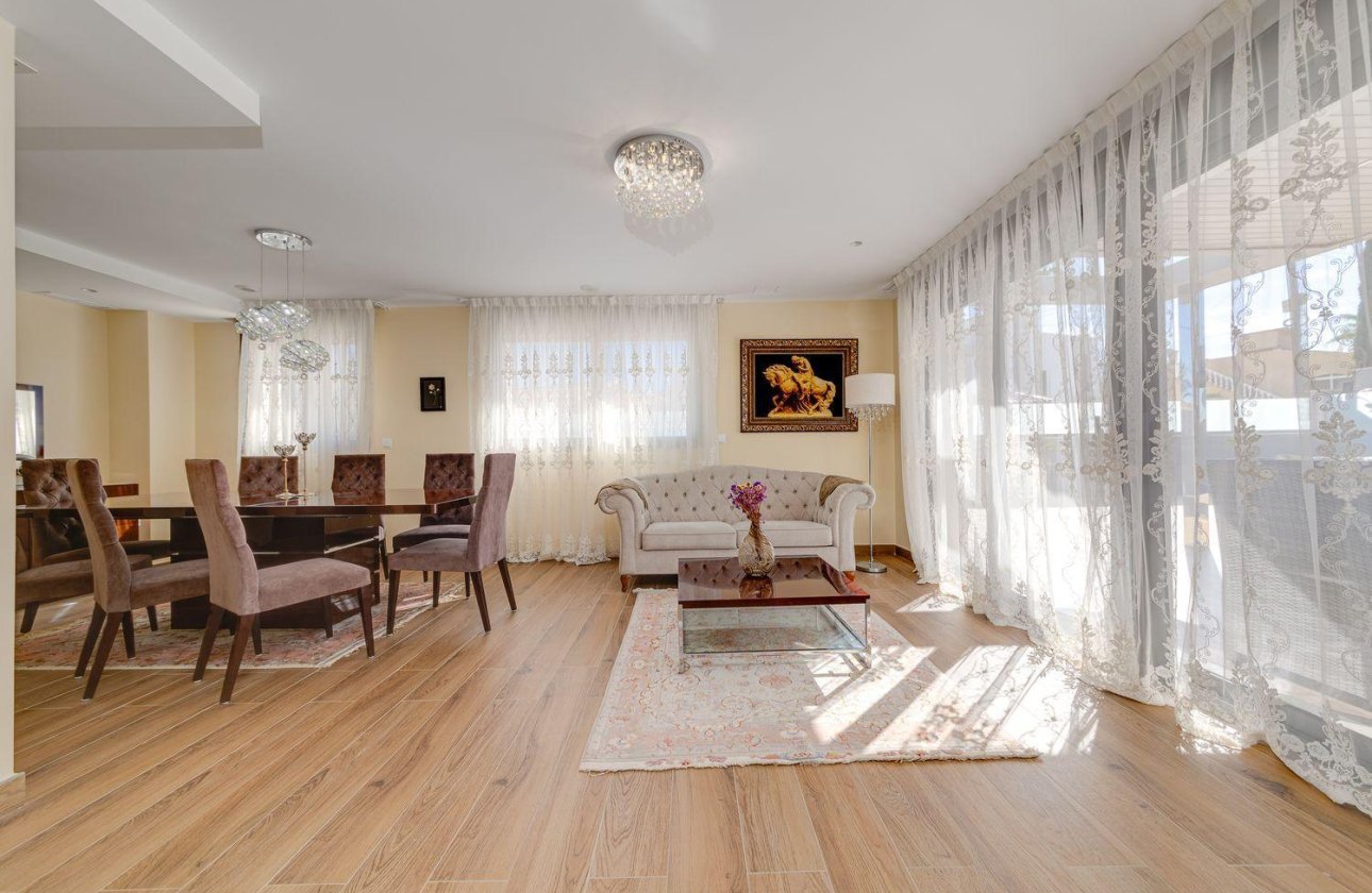 Herverkoop - Villa -
Torrevieja - Costa Blanca