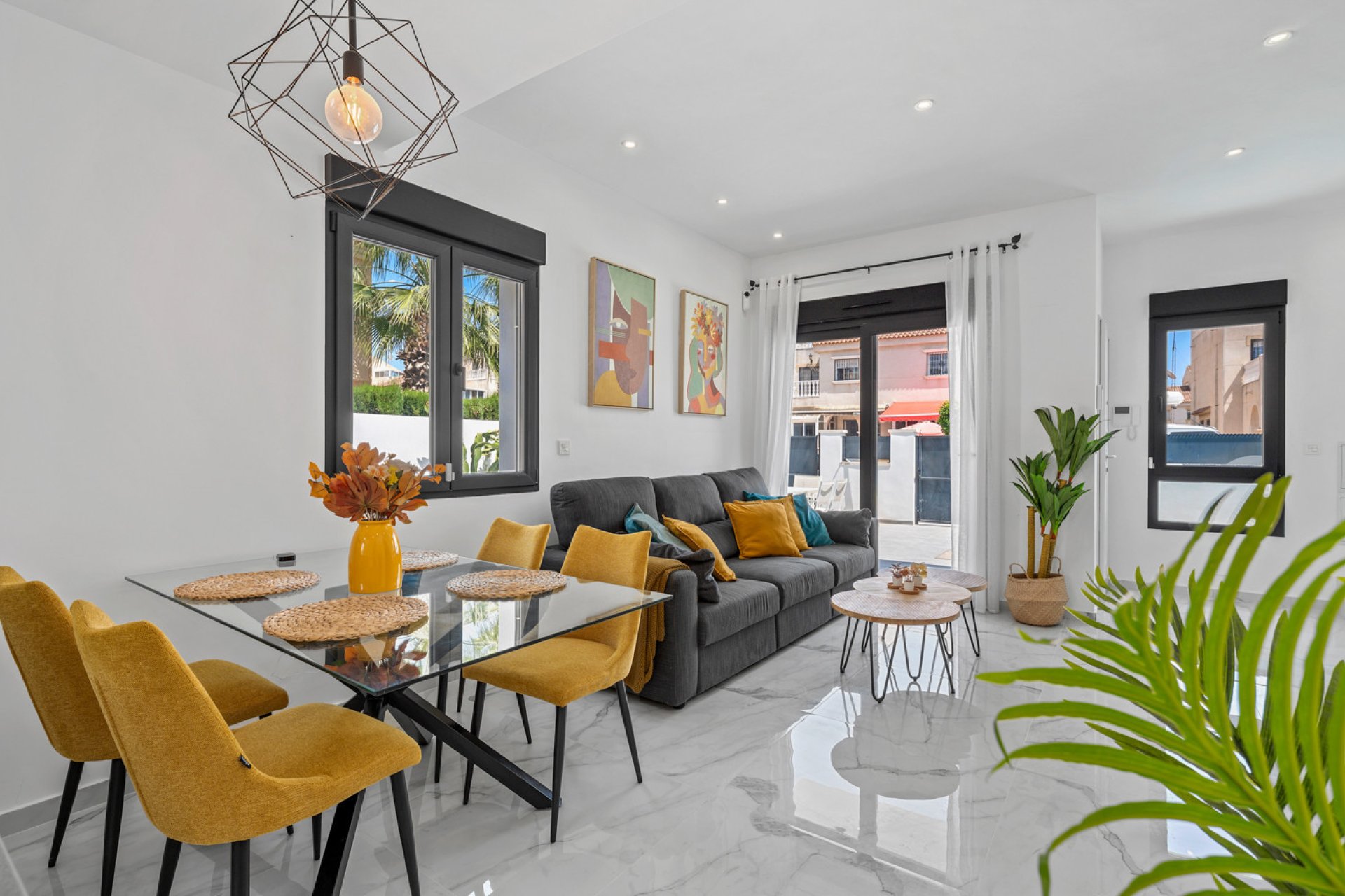 Herverkoop - Villa -
Torrevieja - Costa Blanca