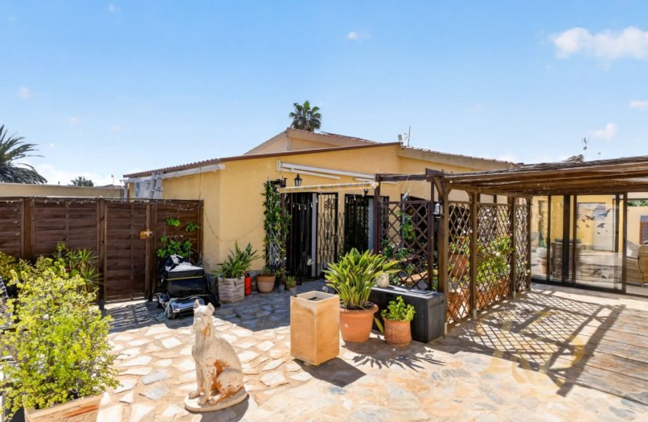 Herverkoop - Villa -
Torrevieja - Costa Blanca