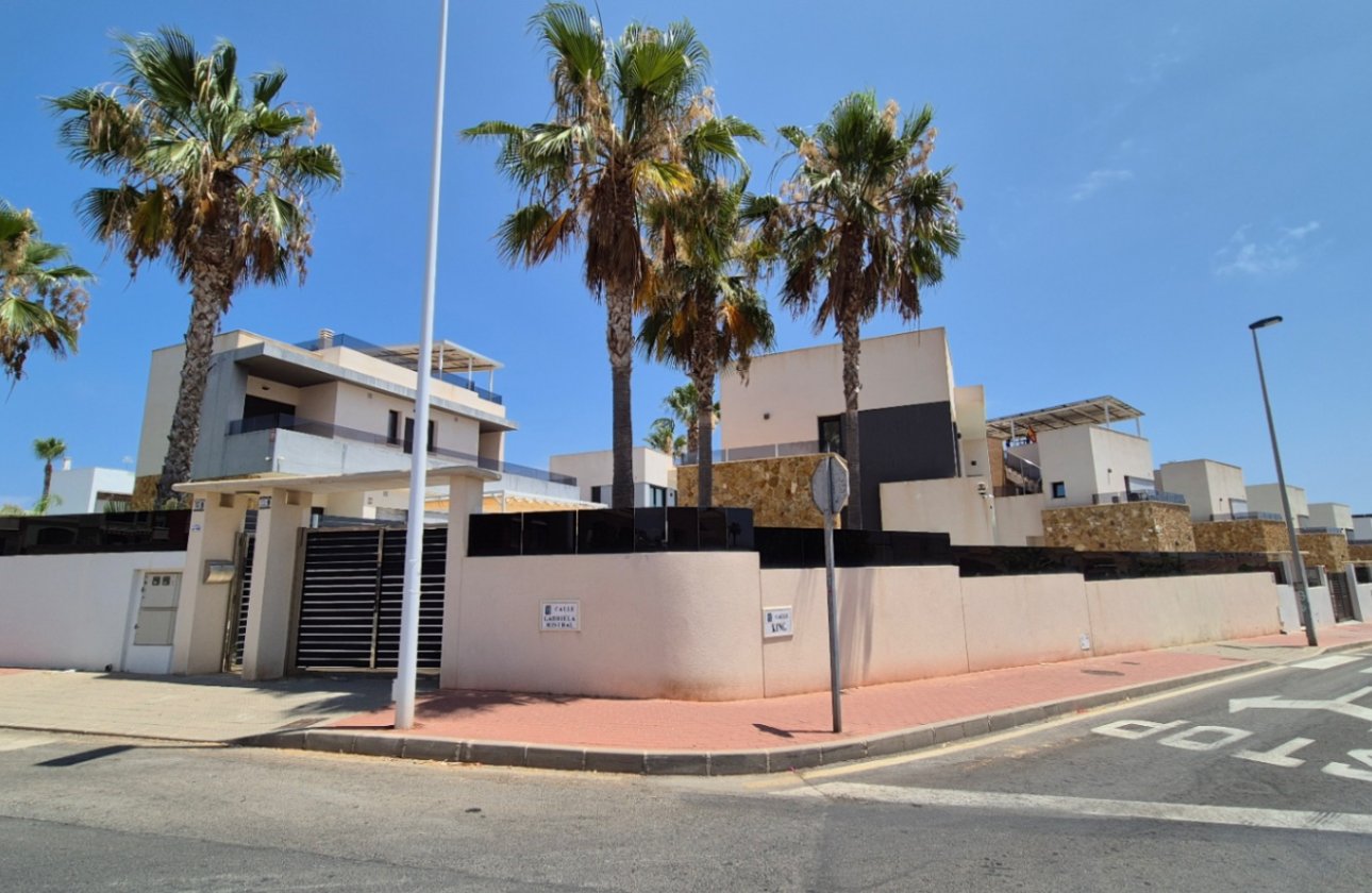 Herverkoop - Villa -
Torrevieja - Costa Blanca
