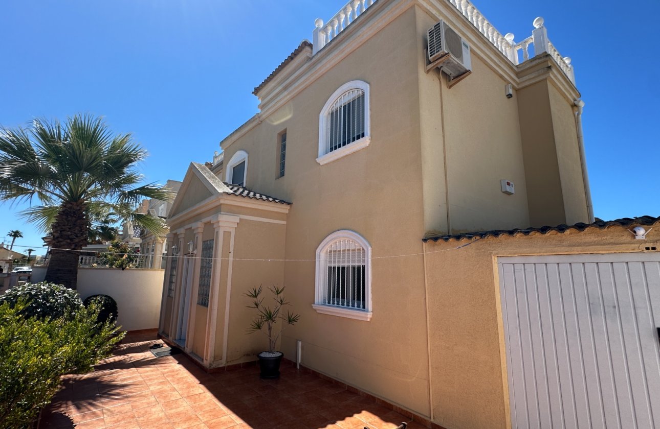 Herverkoop - Villa -
Torrevieja - Costa Blanca