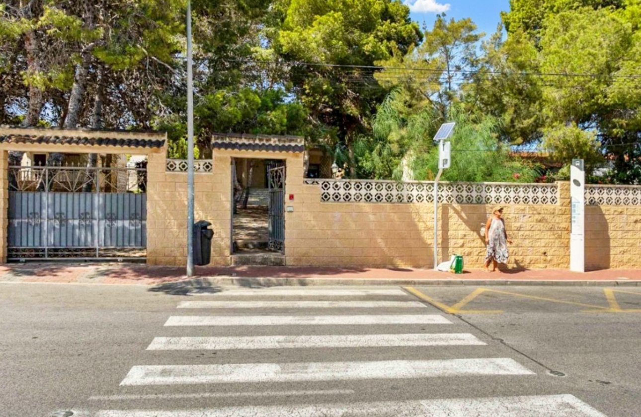 Herverkoop - Villa -
Torrevieja - Costa Blanca