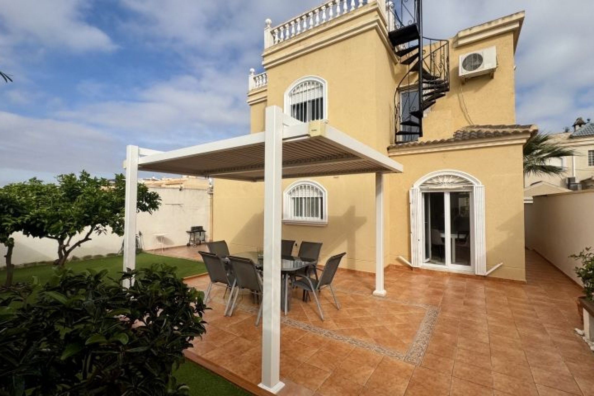 Herverkoop - Villa -
Torrevieja - Costa Blanca