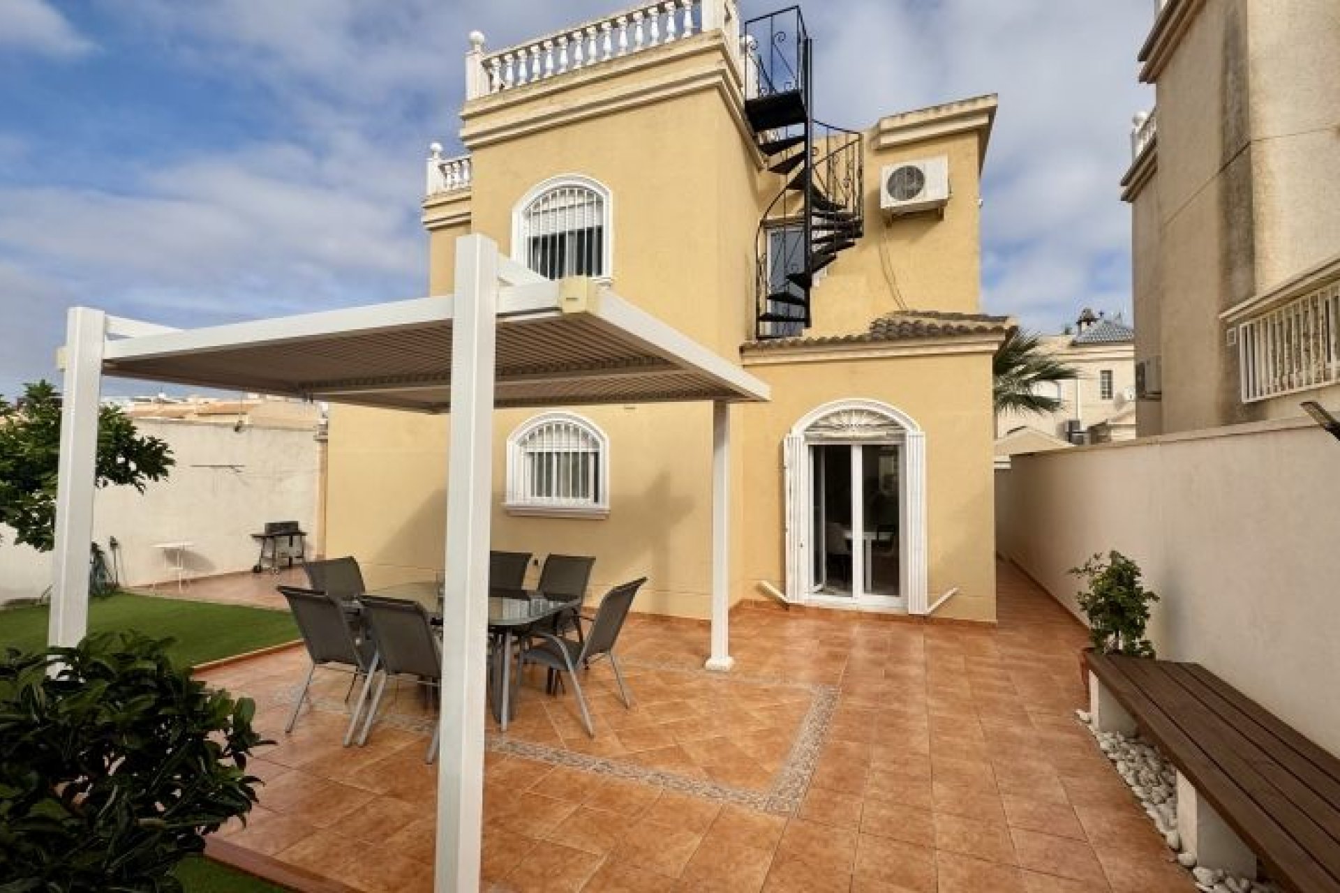 Herverkoop - Villa -
Torrevieja - Costa Blanca