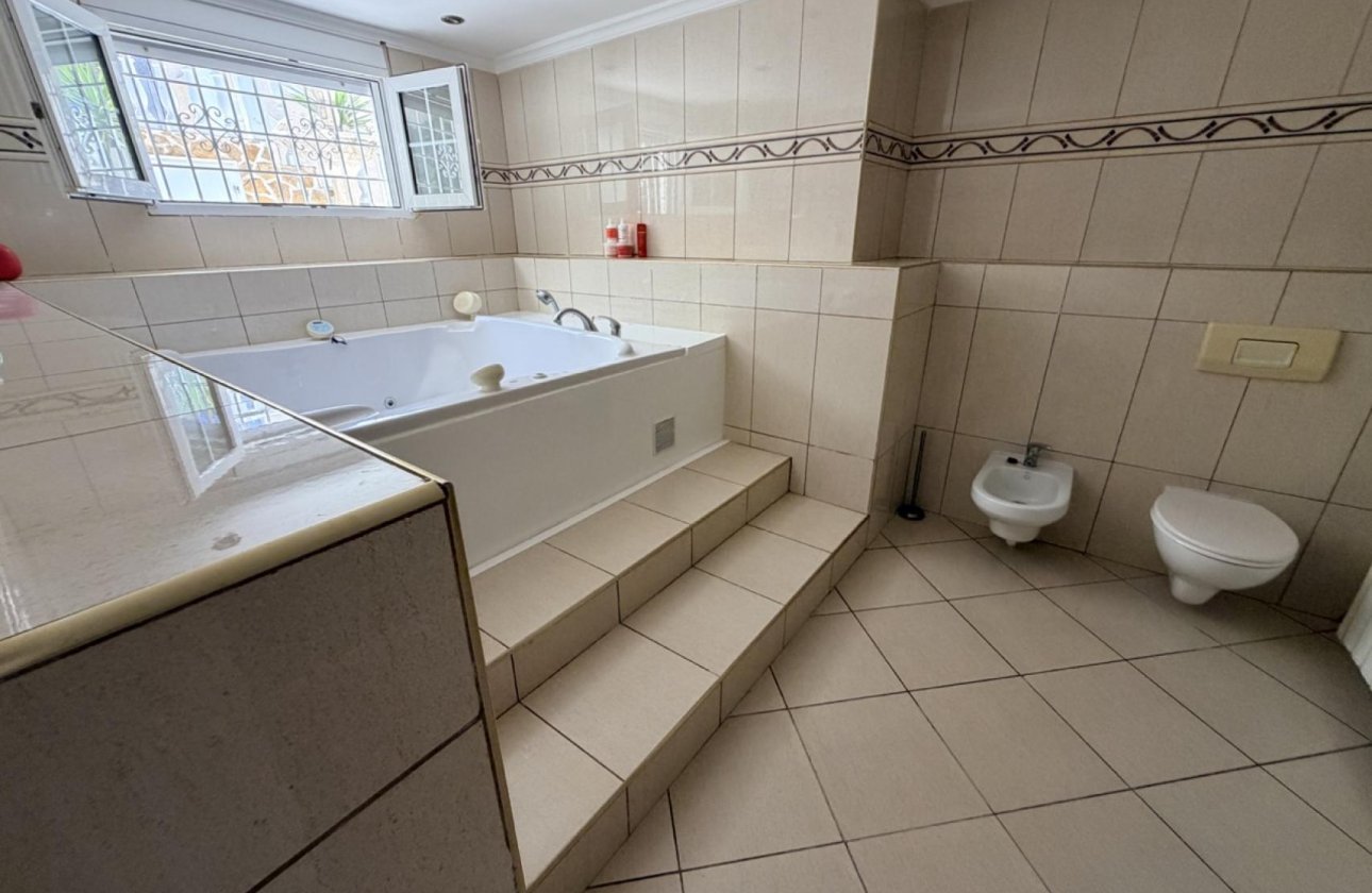 Herverkoop - Villa -
Torrevieja - Costa Blanca