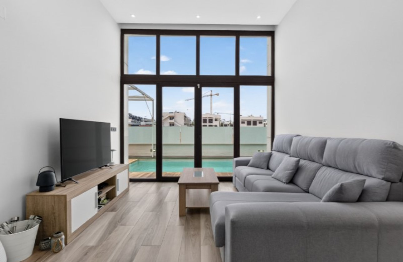 Herverkoop - Villa -
Torrevieja - Costa Blanca