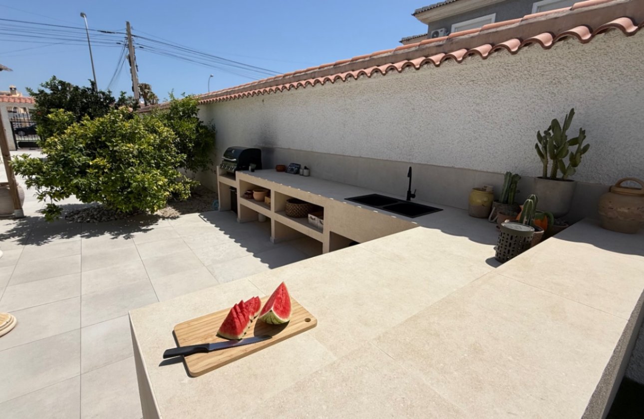 Herverkoop - Villa -
Torrevieja - Costa Blanca