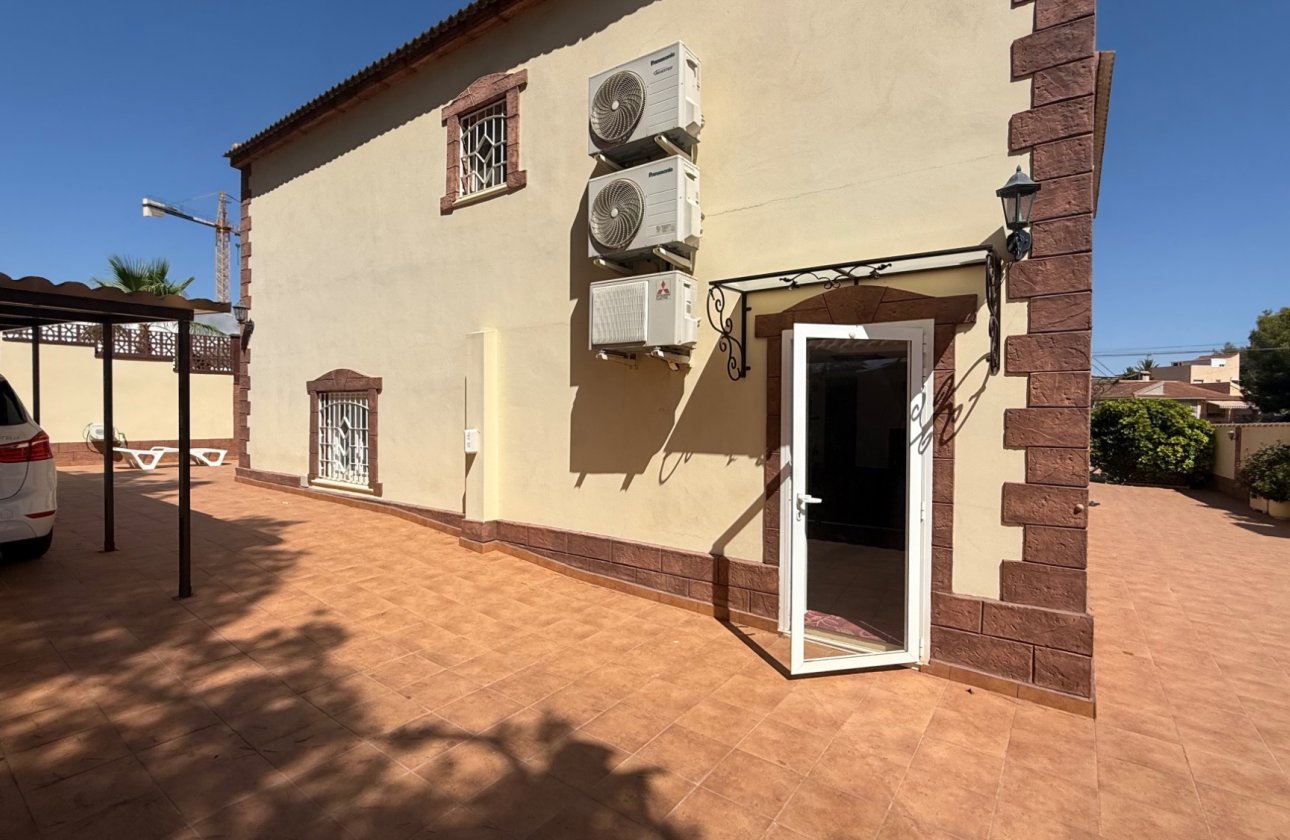 Herverkoop - Villa -
Torrevieja - Costa Blanca