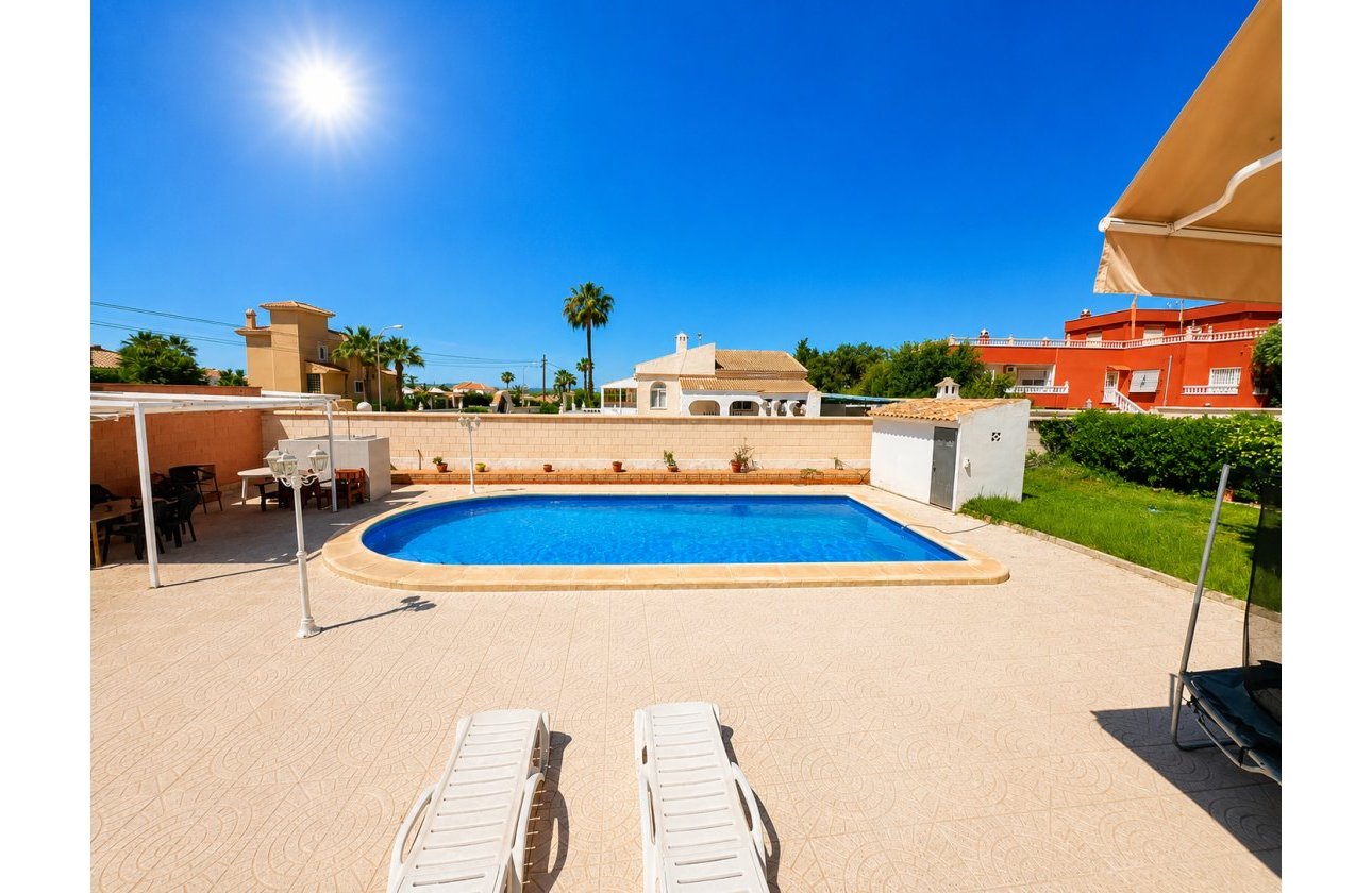 Herverkoop - Villa -
Torrevieja - Costa Blanca