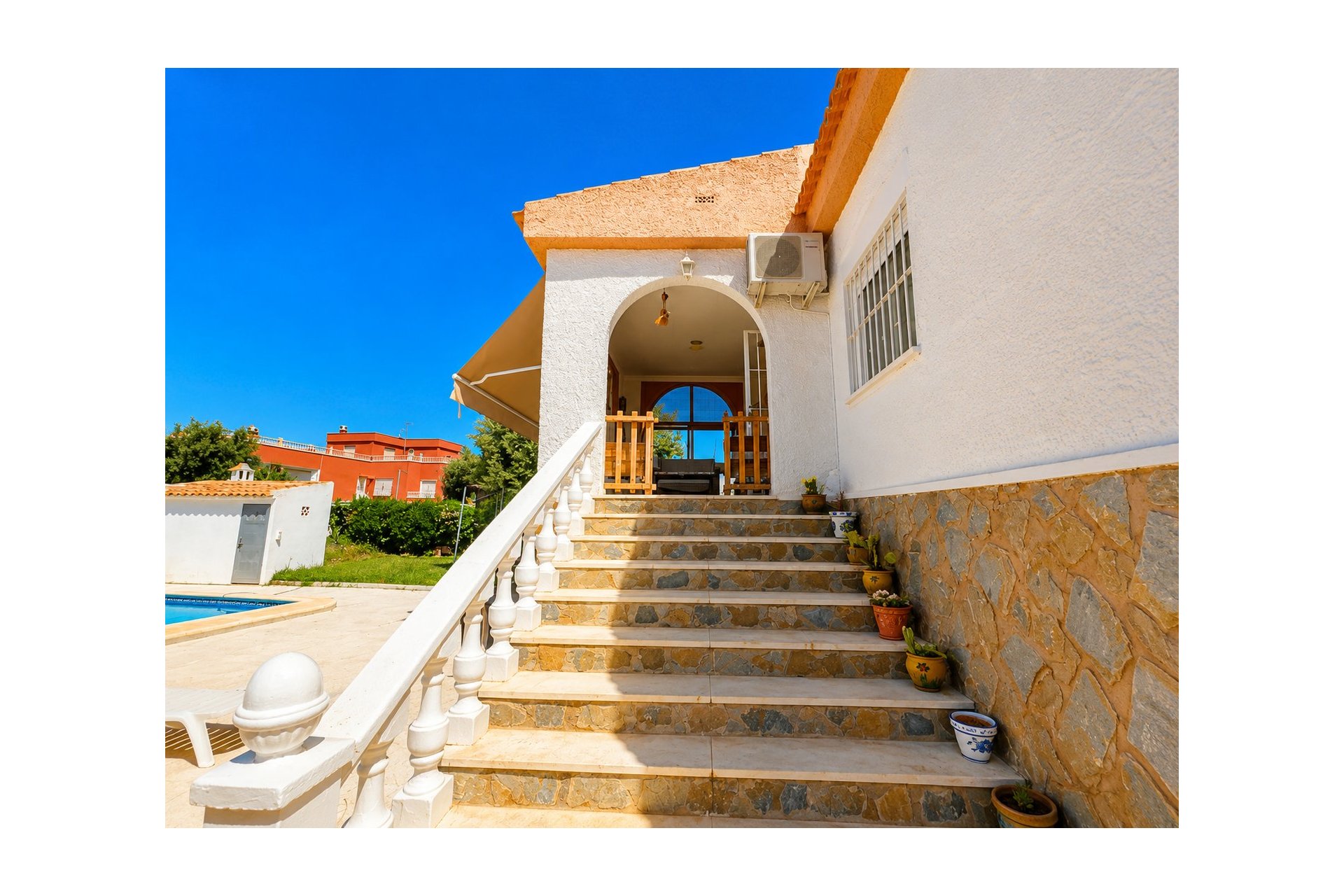 Herverkoop - Villa -
Torrevieja - Costa Blanca