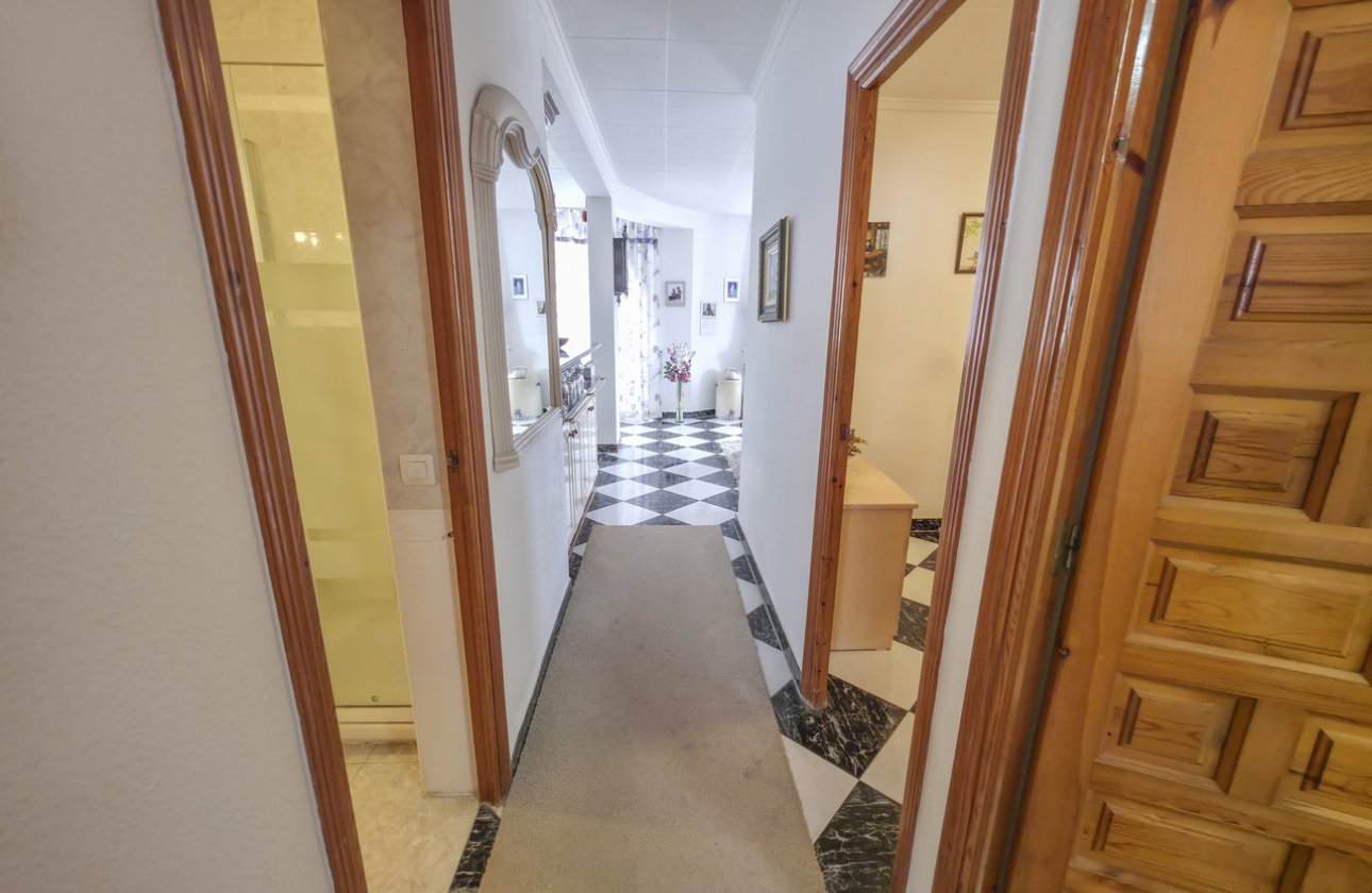 Herverkoop - Villa -
Torrevieja - Costa Blanca
