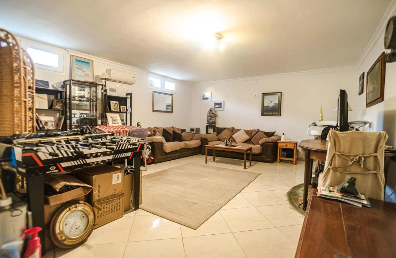 Herverkoop - Villa -
Torrevieja - Costa Blanca