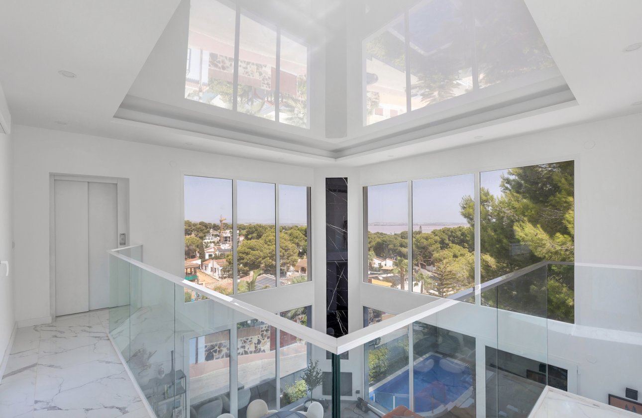 Herverkoop - Villa -
Torrevieja - Costa Blanca