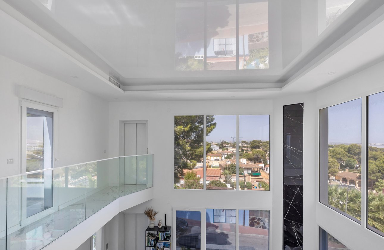 Herverkoop - Villa -
Torrevieja - Costa Blanca