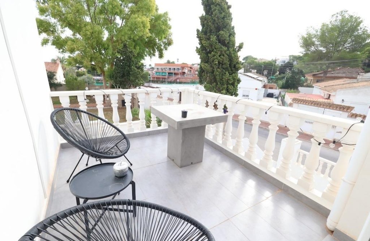 Herverkoop - Villa -
Torrevieja - Costa Blanca