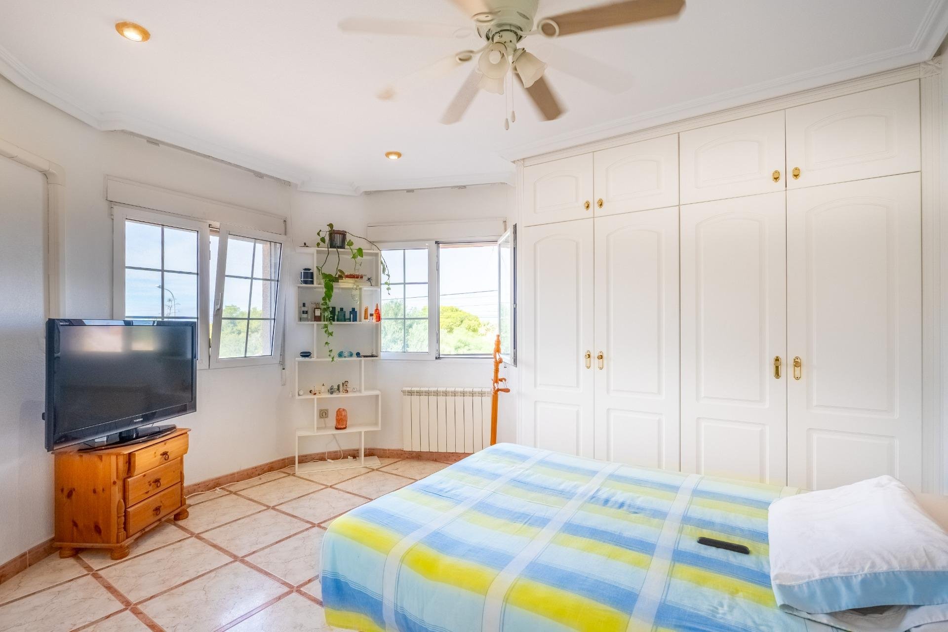 Herverkoop - Villa -
Torrevieja - El Chaparral