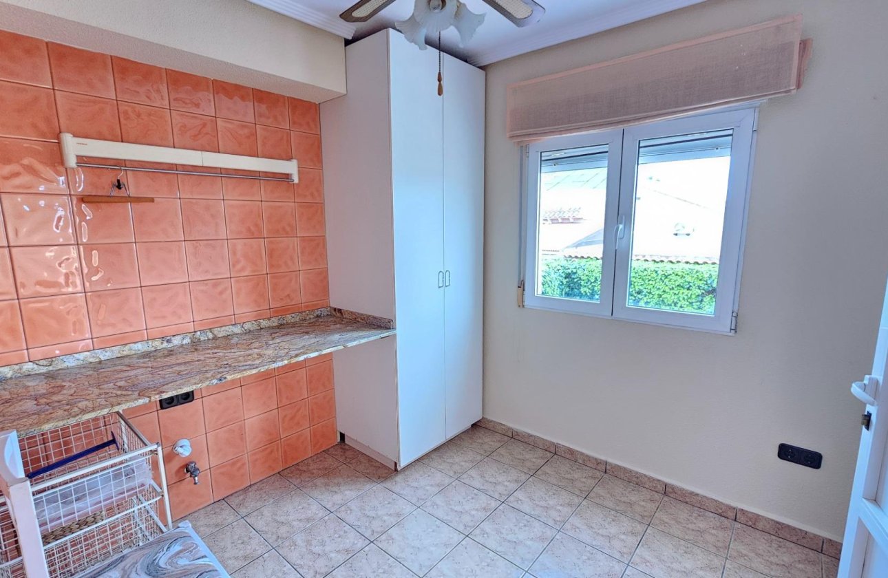 Herverkoop - Villa -
Torrevieja - El Chaparral