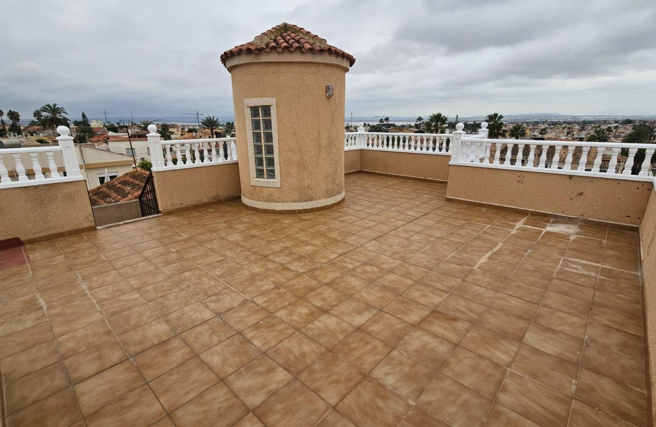 Herverkoop - Villa -
Torrevieja - El Chaparral