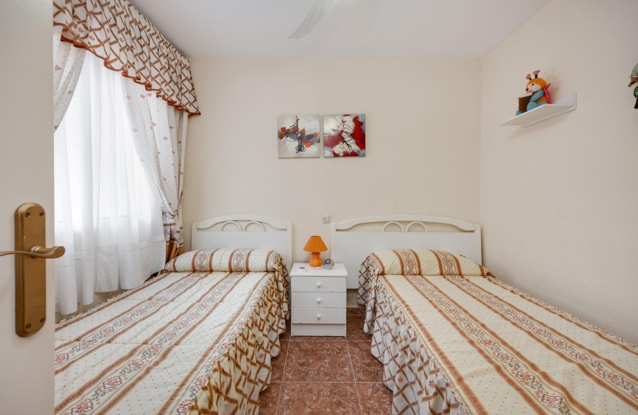 Herverkoop - Villa -
Torrevieja - El Limonar