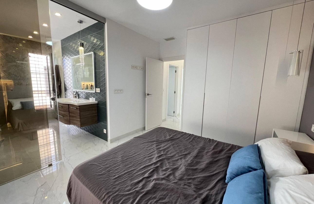 Herverkoop - Villa -
Torrevieja - La Mata