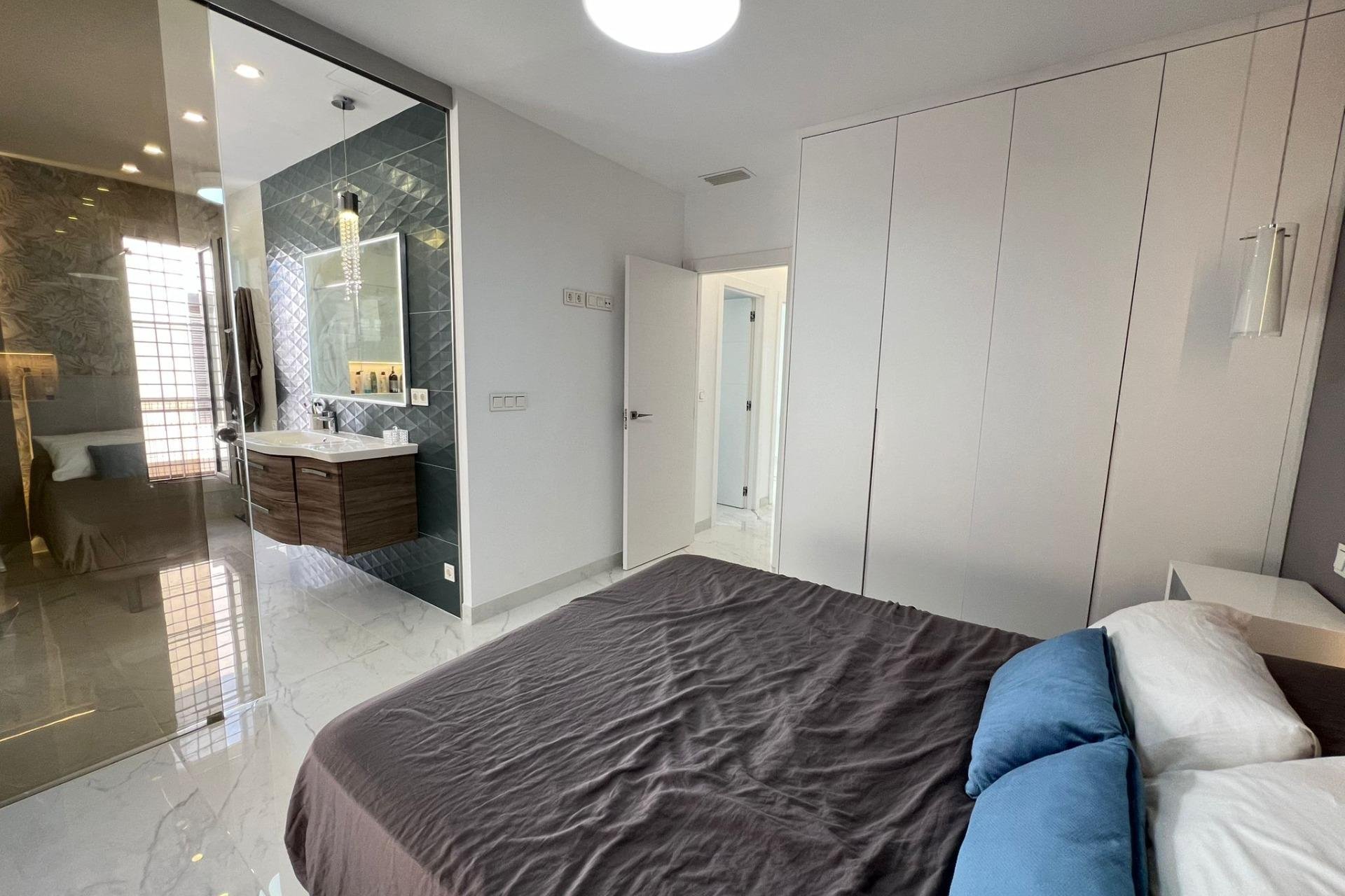 Herverkoop - Villa -
Torrevieja - La Mata