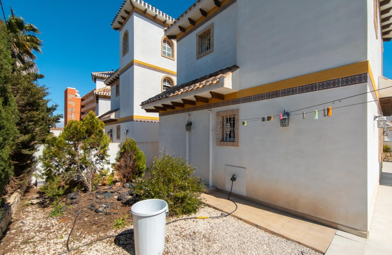 Herverkoop - Villa -
Torrevieja - La Mata
