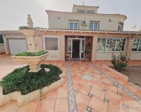 Herverkoop - Villa -
Torrevieja - La Siesta - El Salado - Torreta