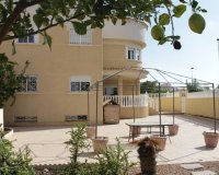 Herverkoop - Villa -
Torrevieja - La Siesta - El Salado - Torreta