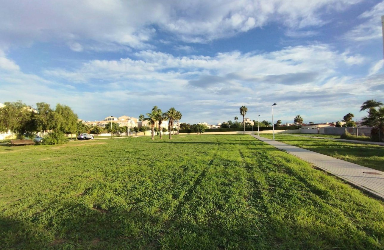 Herverkoop - Villa -
Torrevieja - La Siesta - El Salado - Torreta