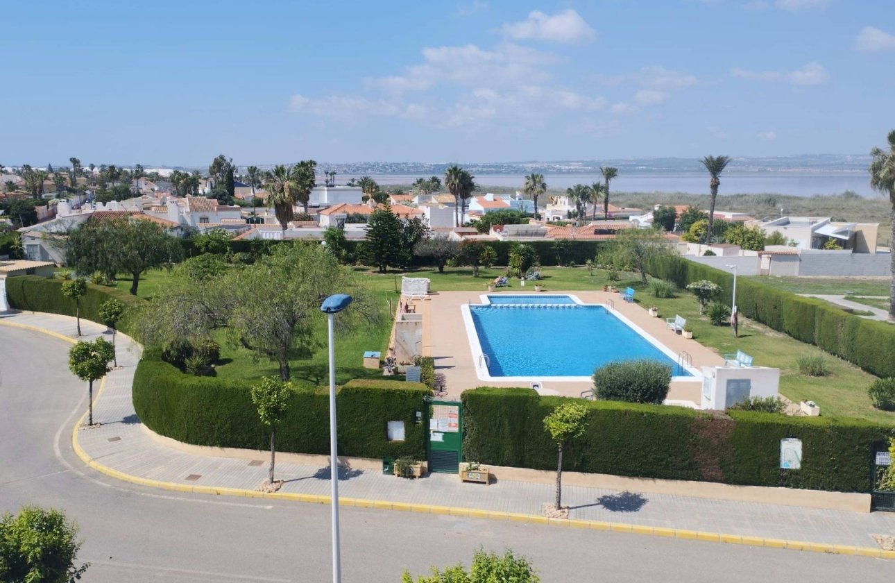 Herverkoop - Villa -
Torrevieja - La Siesta - El Salado - Torreta